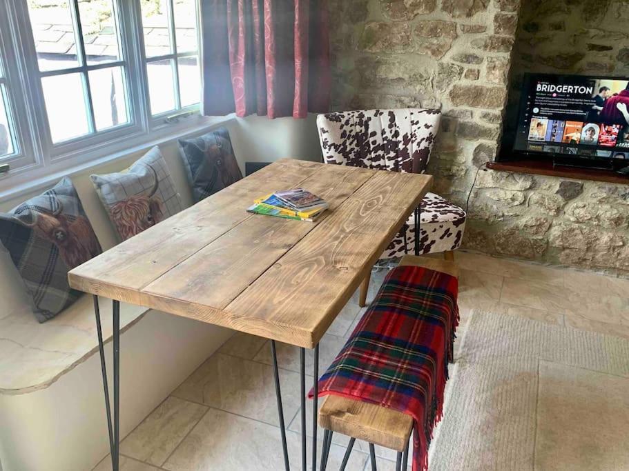 Gorgeous Cozy Cottage With A Heritage Feel, Walks, Pubs & Wood Burner 泰德斯韦尔 外观 照片